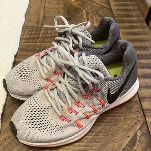 Women’s Nike Pegasus 33 Running Shoes